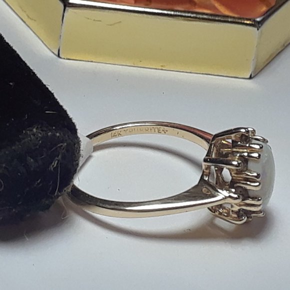 Vintage 8X6mm Oval Natural Precious Opal & Diamond Halo 14Kt YG S-5 Ring #17281 - Picture 4 of 5